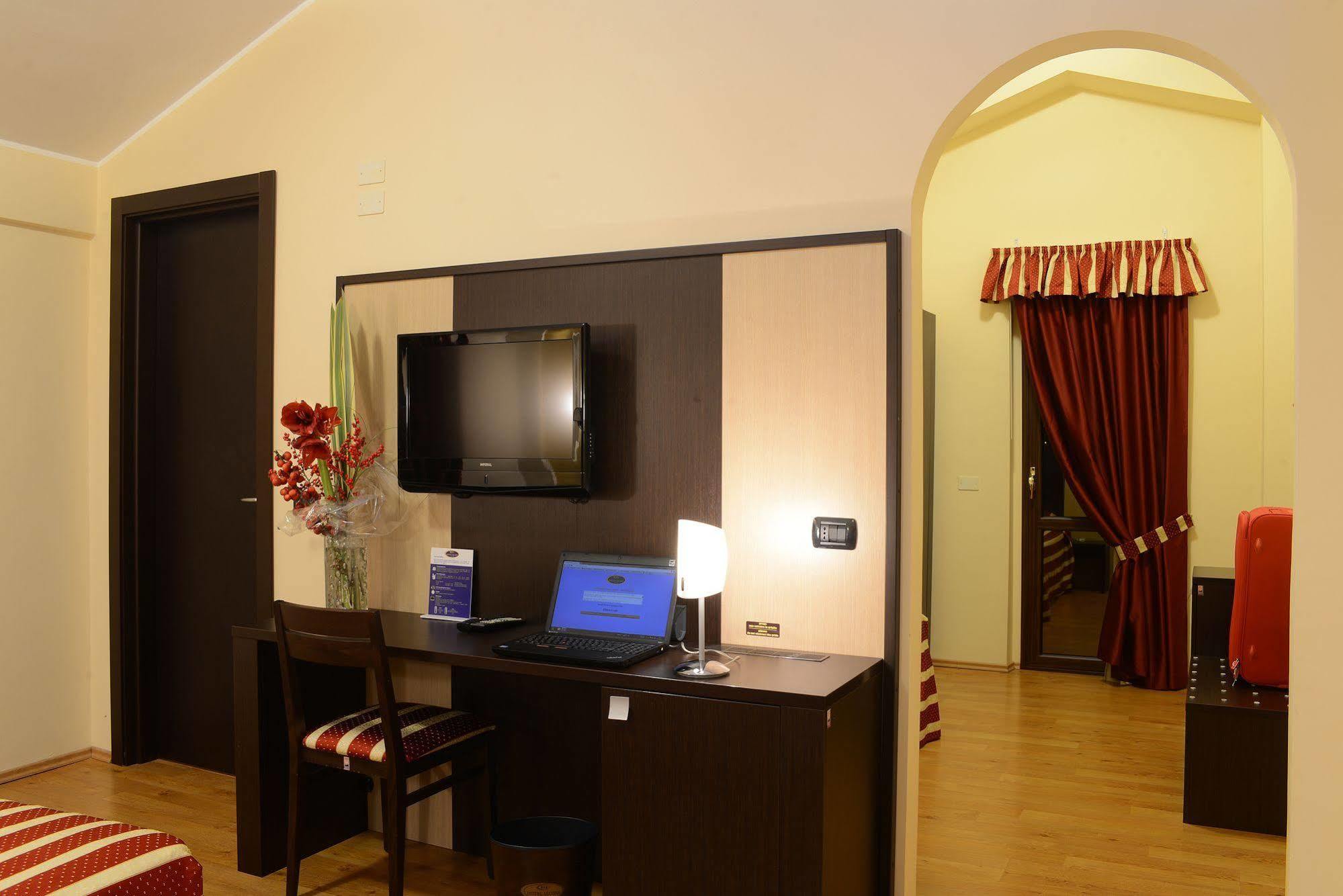 Hotel Iacone Chieti Ngoại thất bức ảnh