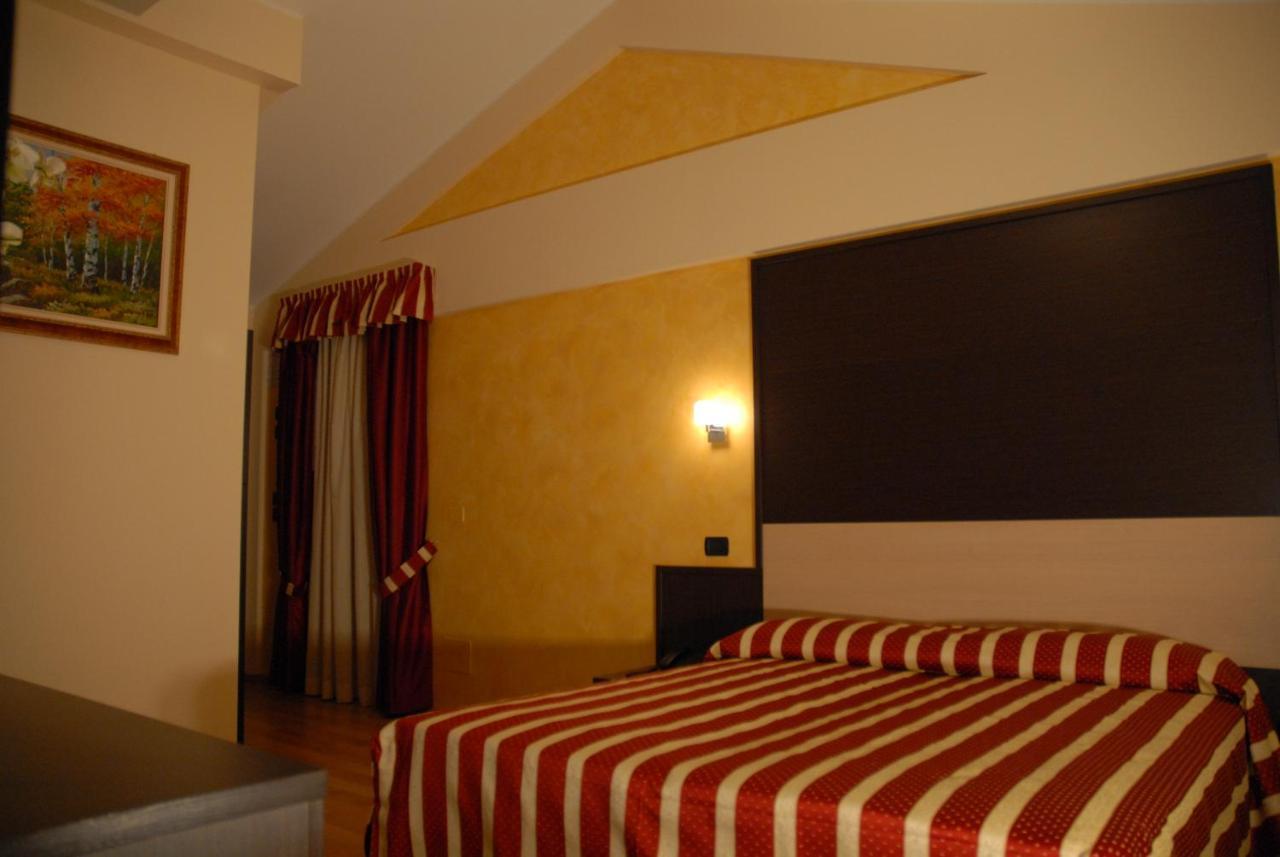 Hotel Iacone Chieti Ngoại thất bức ảnh