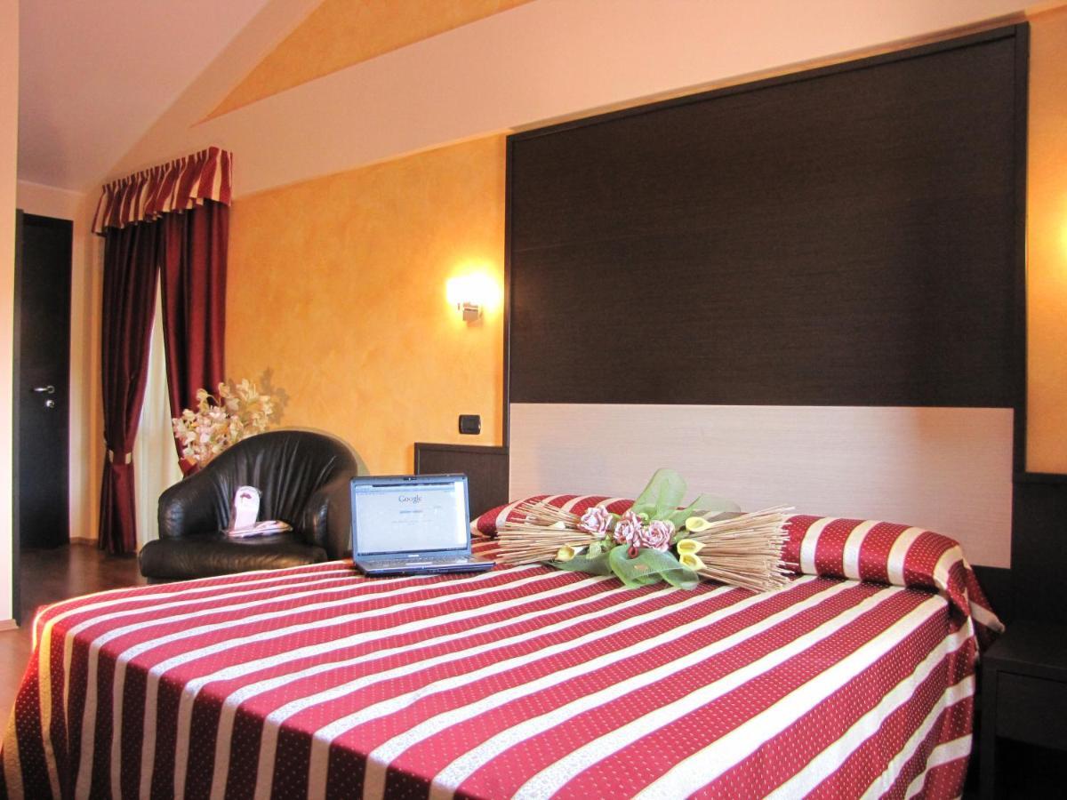 Hotel Iacone Chieti Phòng bức ảnh