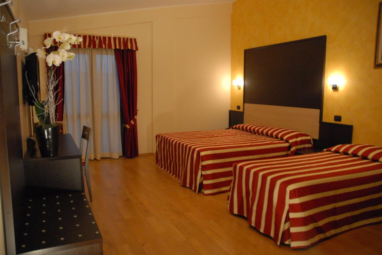 Hotel Iacone Chieti Phòng bức ảnh