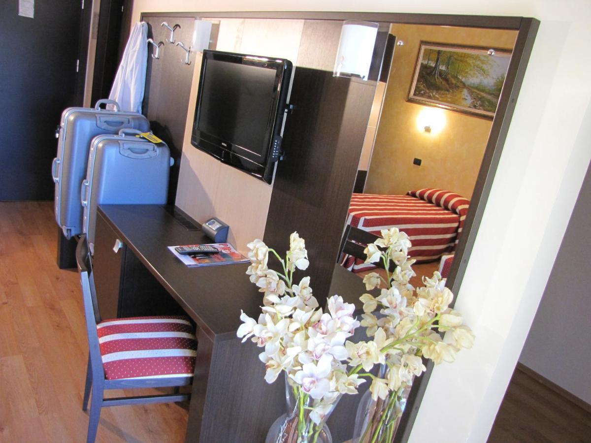Hotel Iacone Chieti Phòng bức ảnh